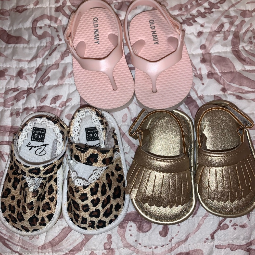 Bundle baby girl sandals-never worn